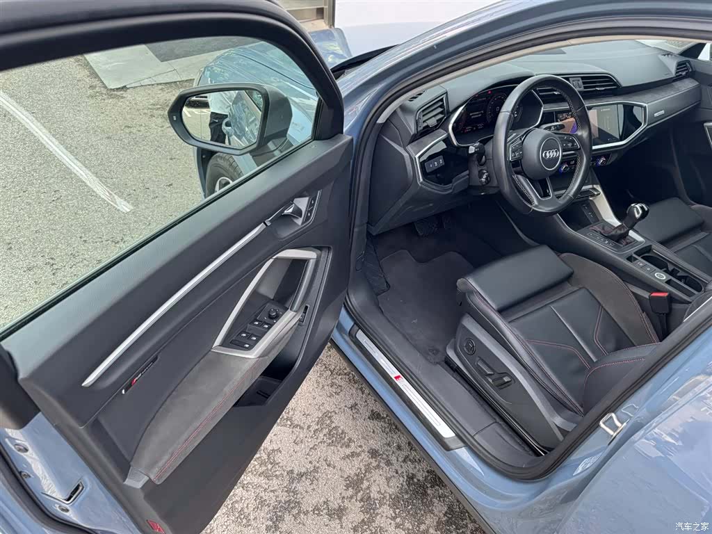 Audi Q3, 2023 10