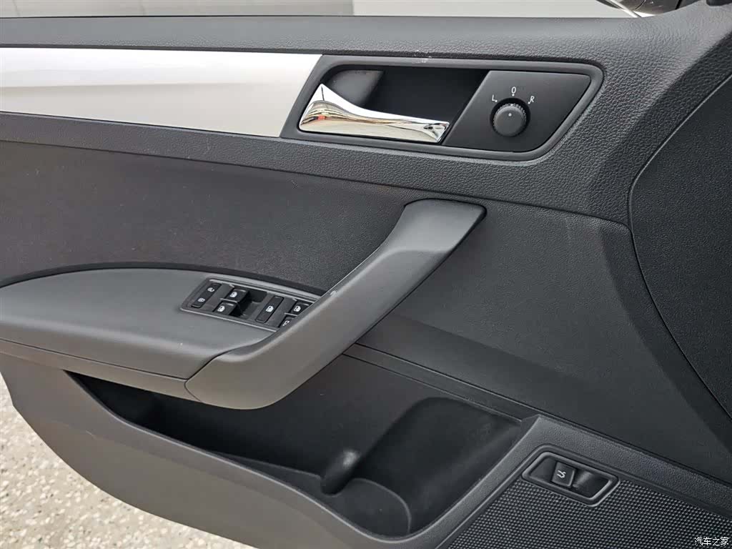 Skoda Rapid, 2022 8