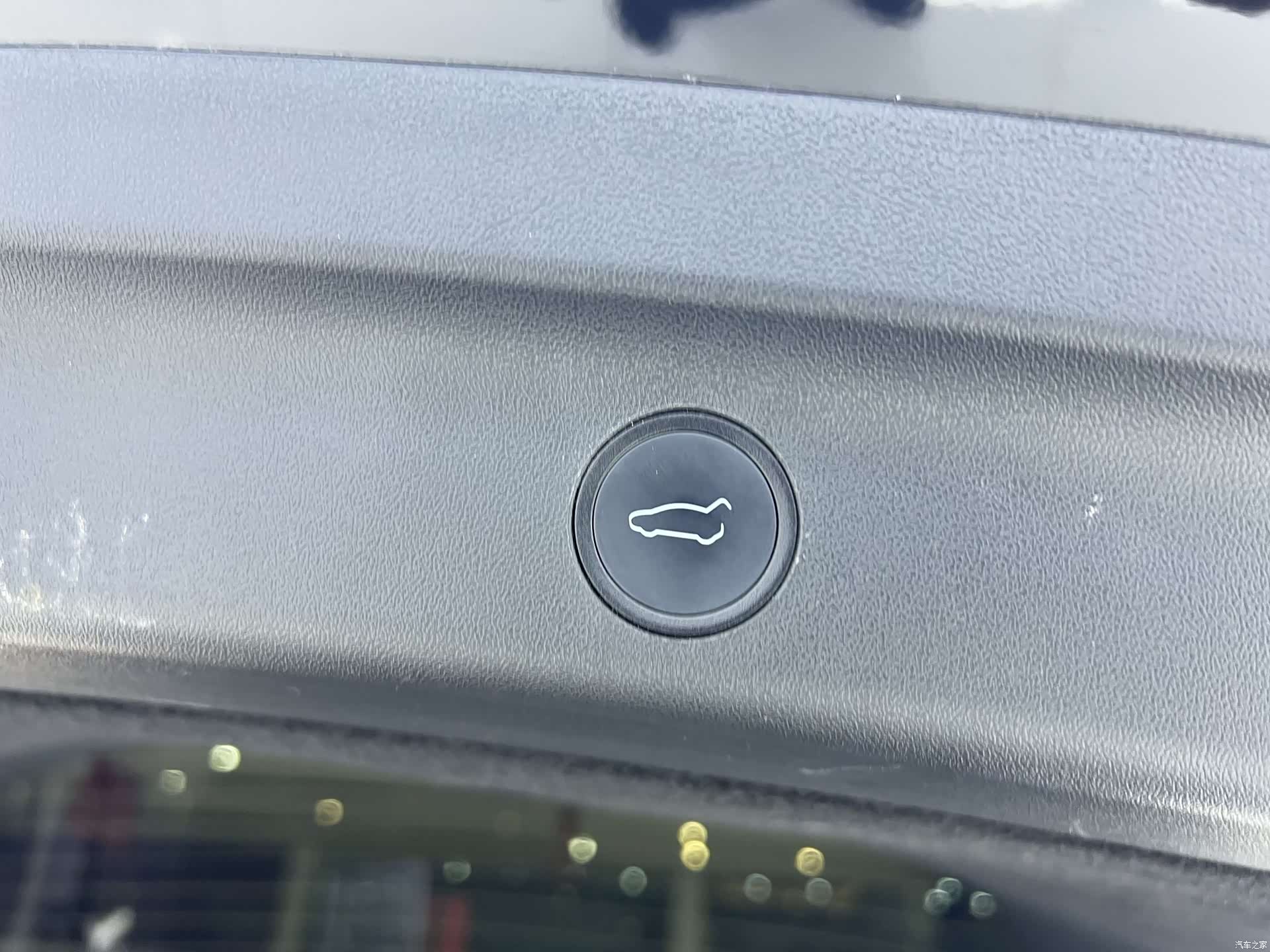 Tesla Model Y, 2023 15