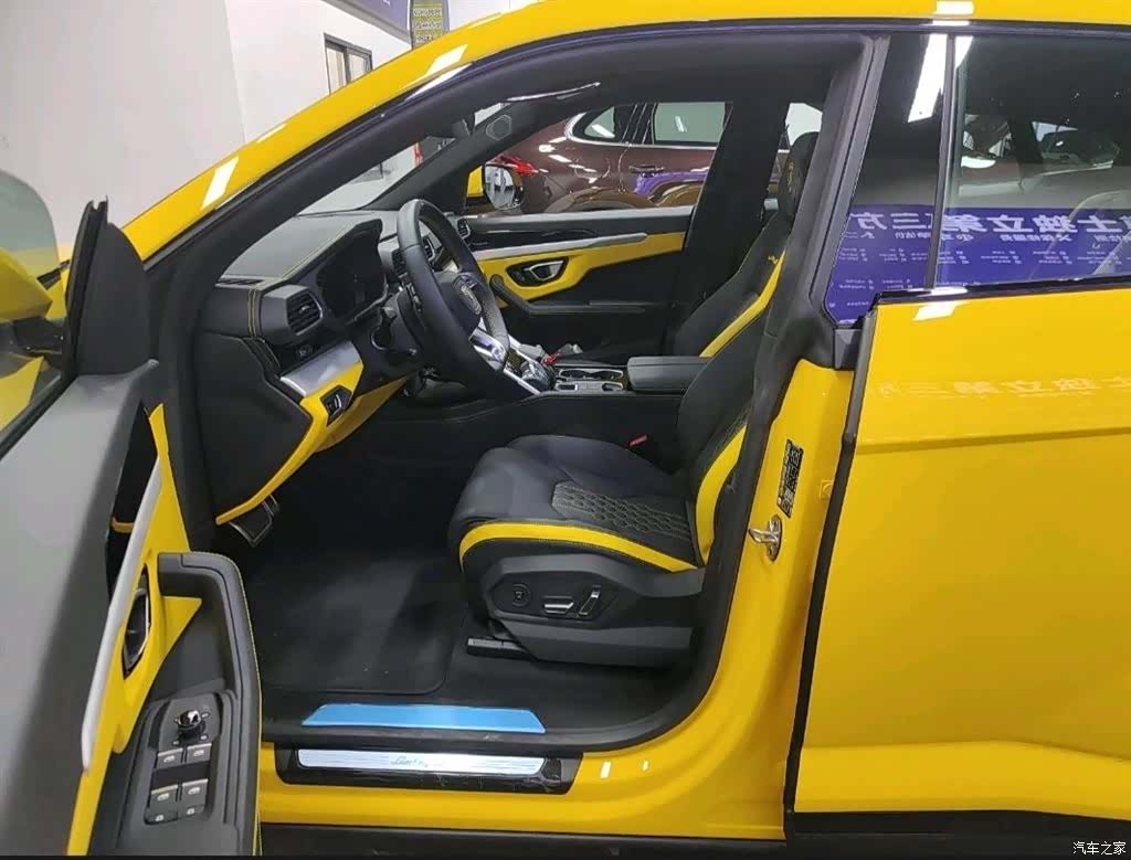 Lamborghini Urus, 2023 7