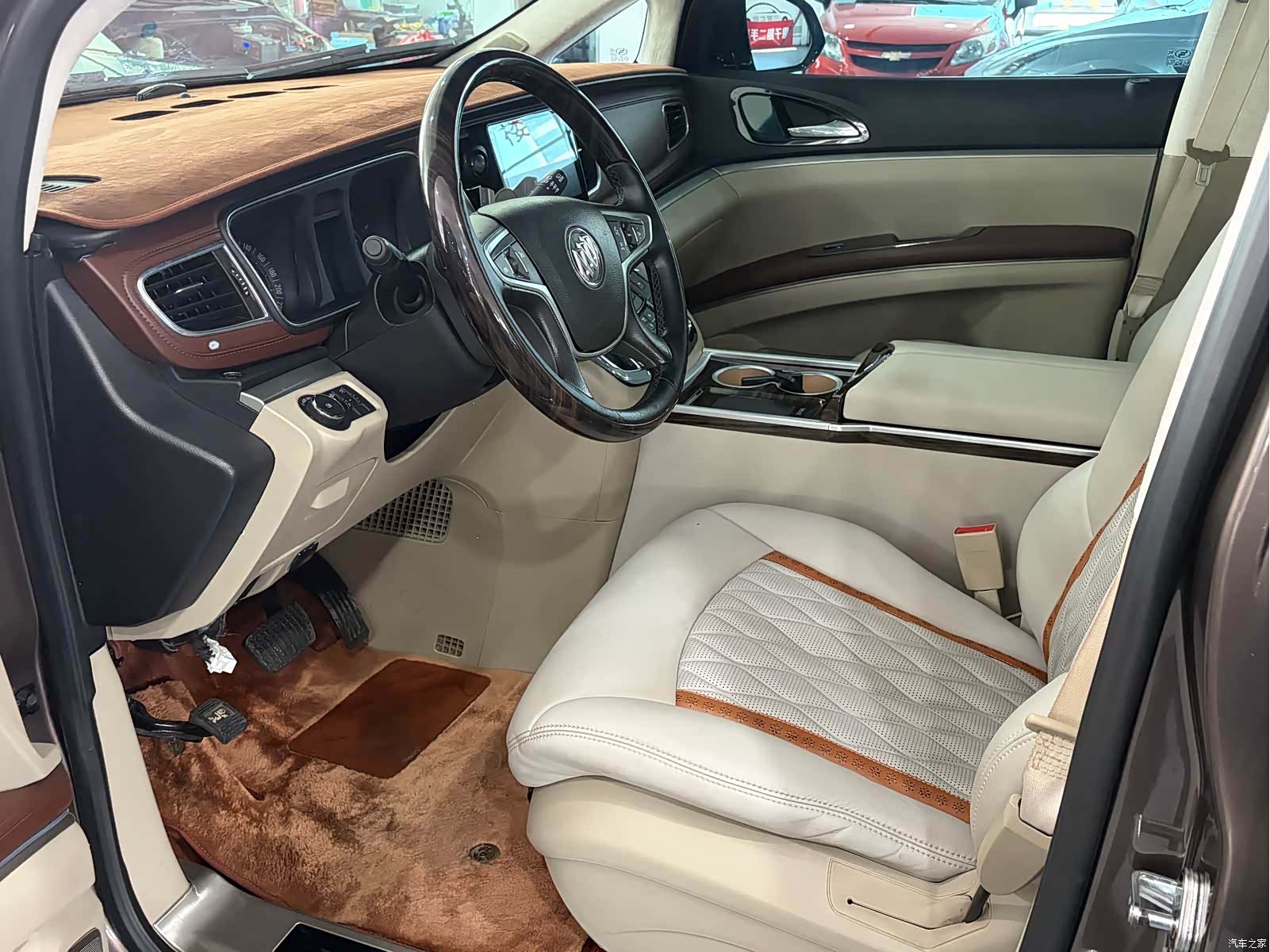 Buick GL8, 2017 7