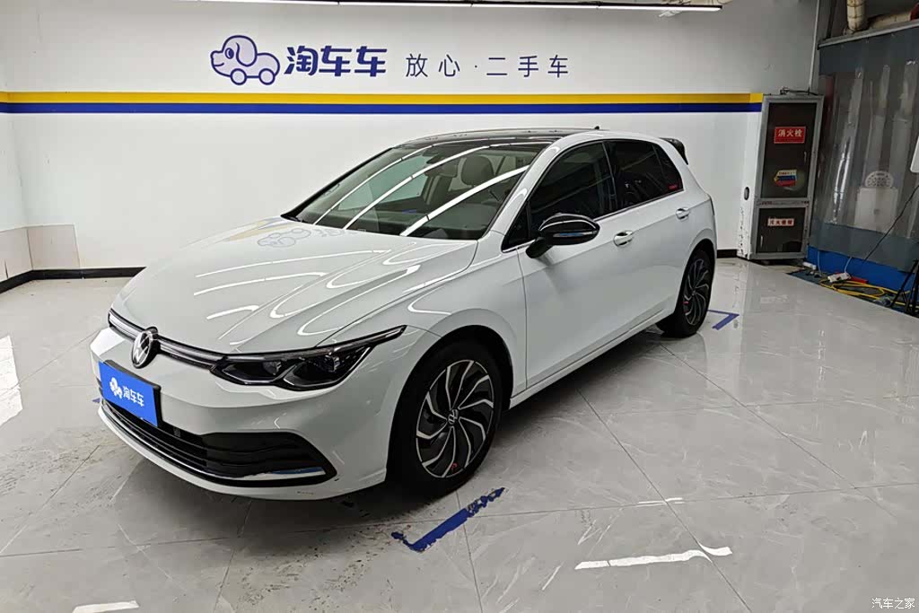 Volkswagen Golf, 2024 1