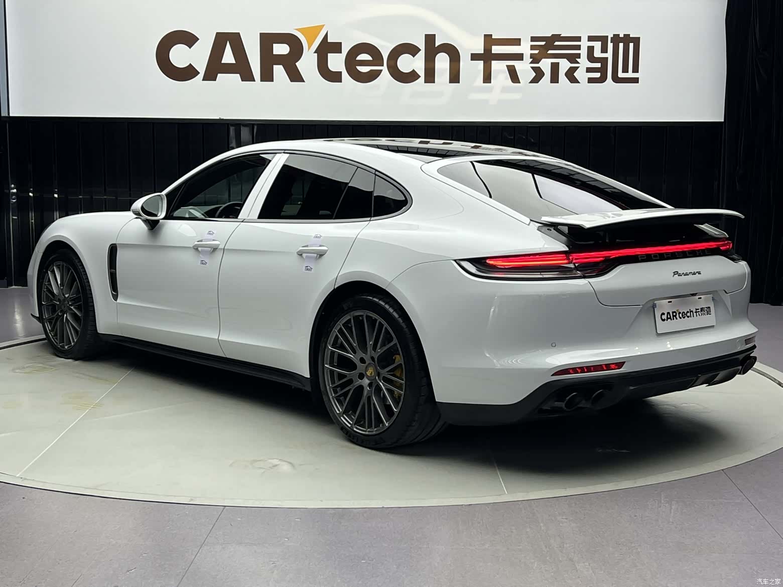 Porsche Panamera, 2023 все фото