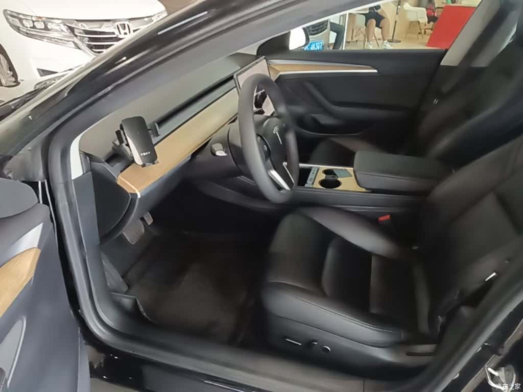 Tesla Model 3, 2022 16