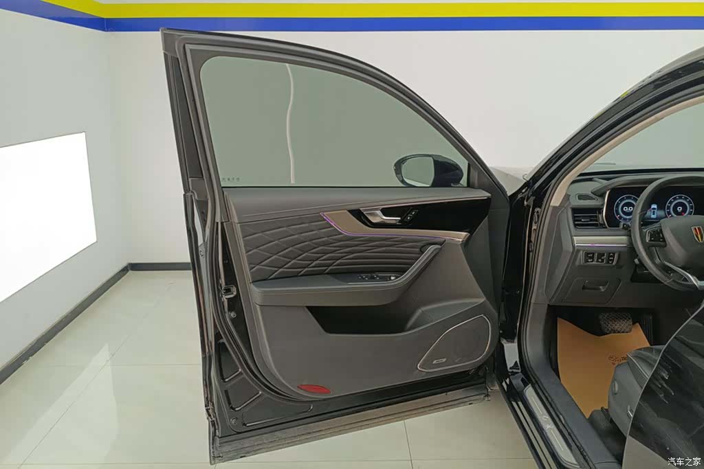 Hongqi HS5, 2022 7