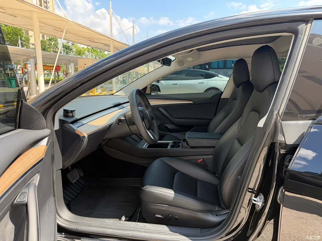 Tesla Model 3, 2022 4