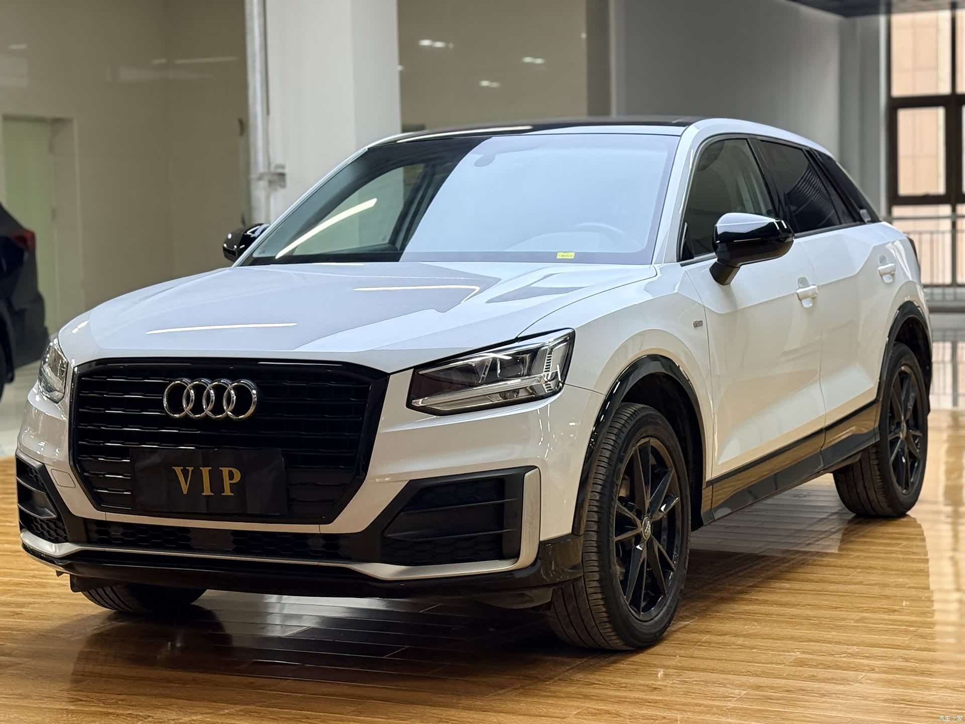 Audi Q2L, 2019 1