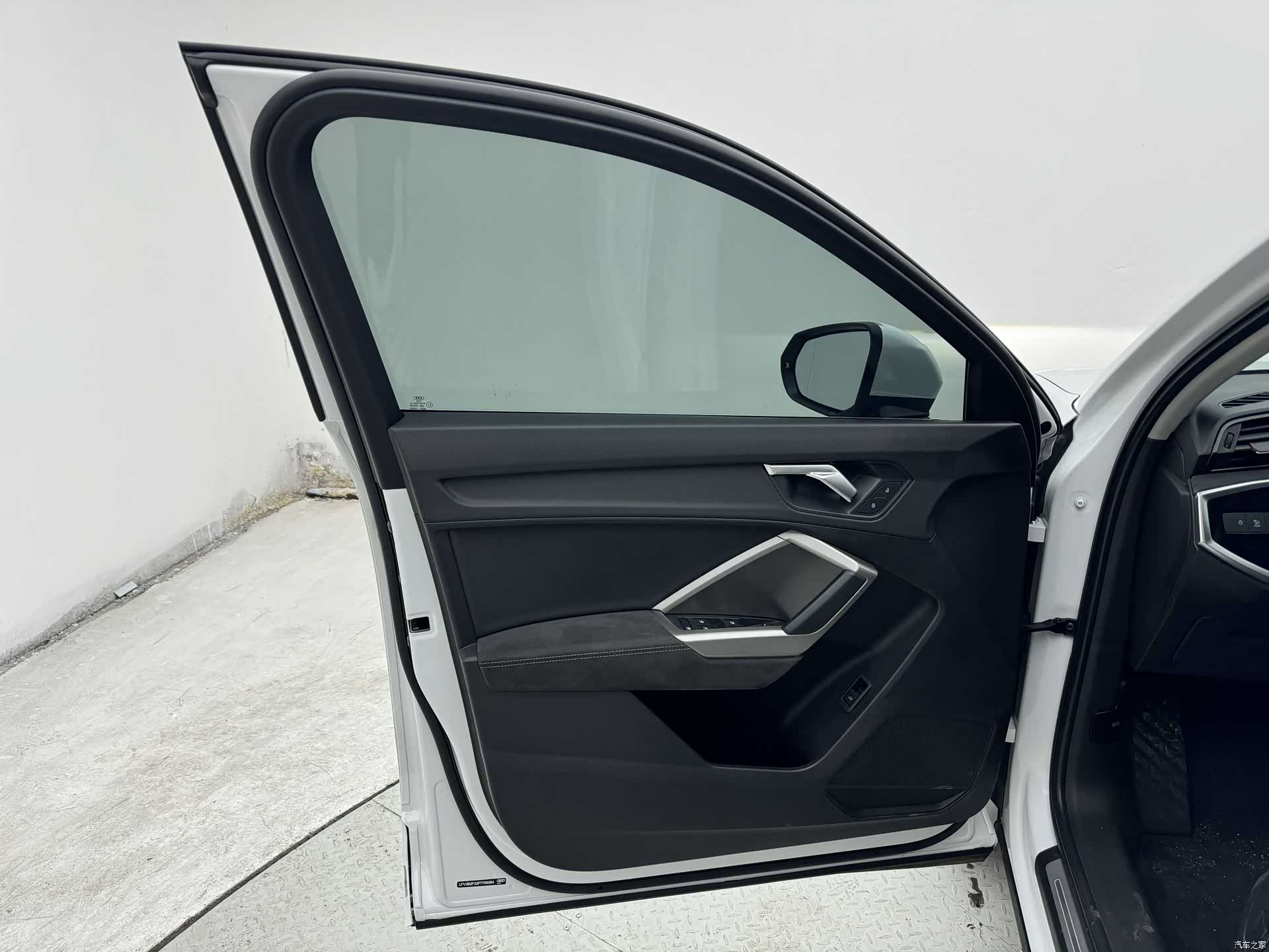 Audi Q3, 2023 17