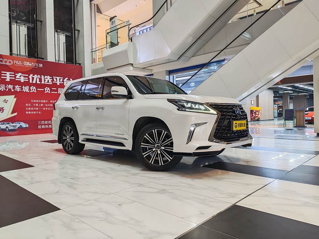 Lexus LX