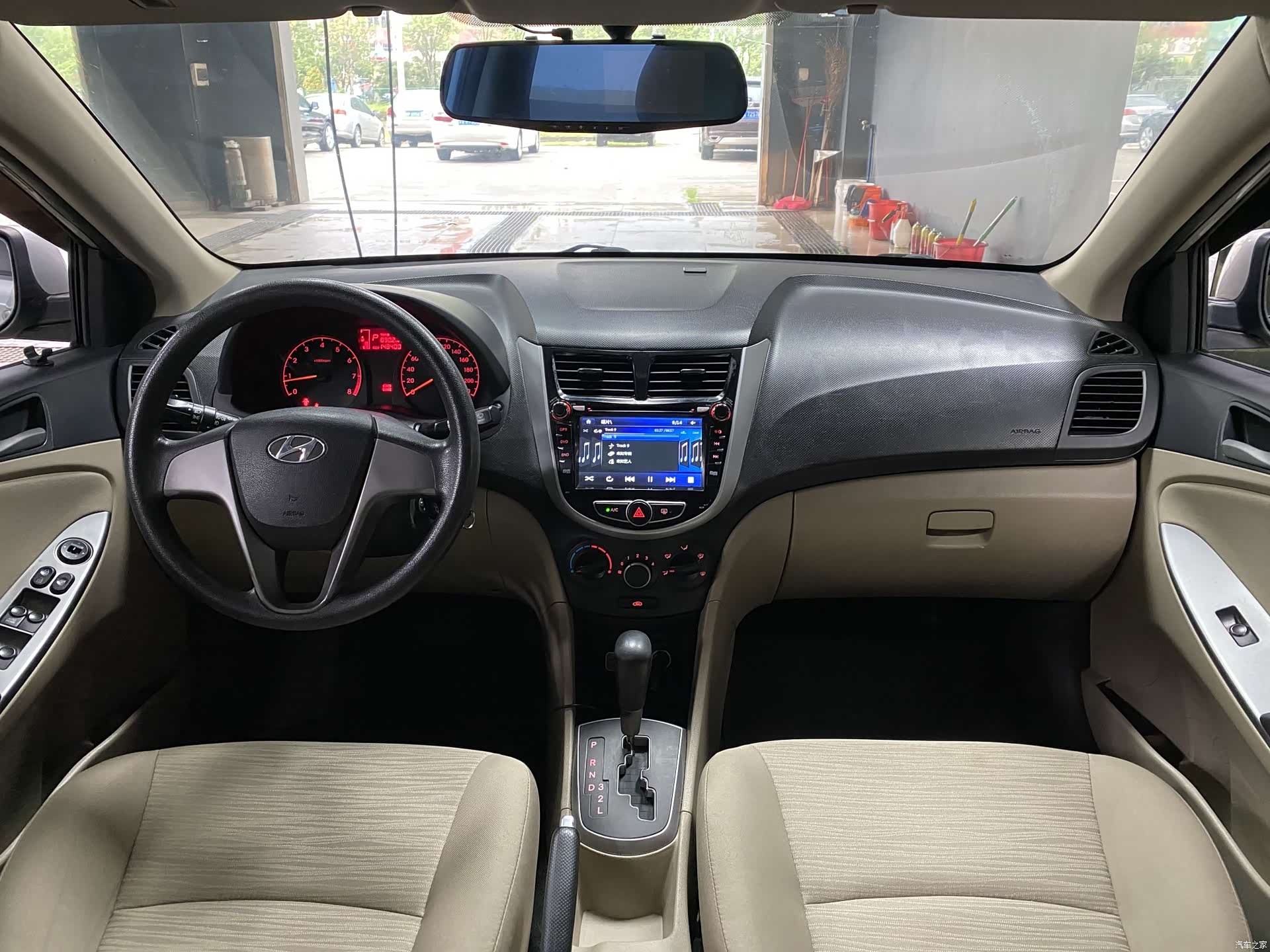 Hyundai GLS, 2015 4