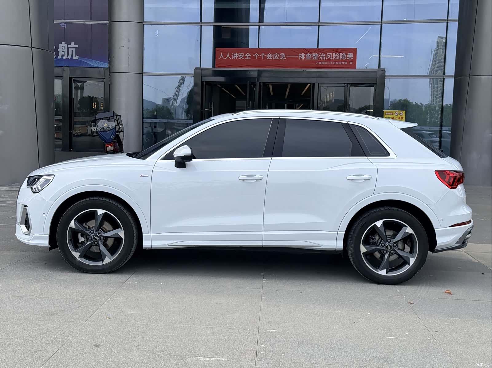 Audi Q3, 2021 4