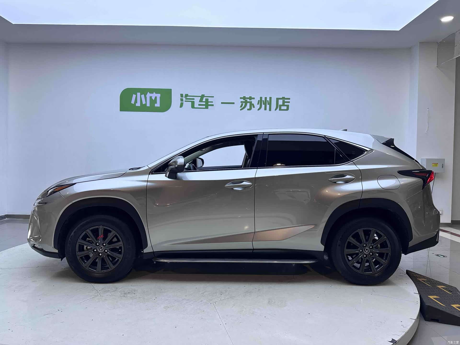 Lexus NX, 2020 7