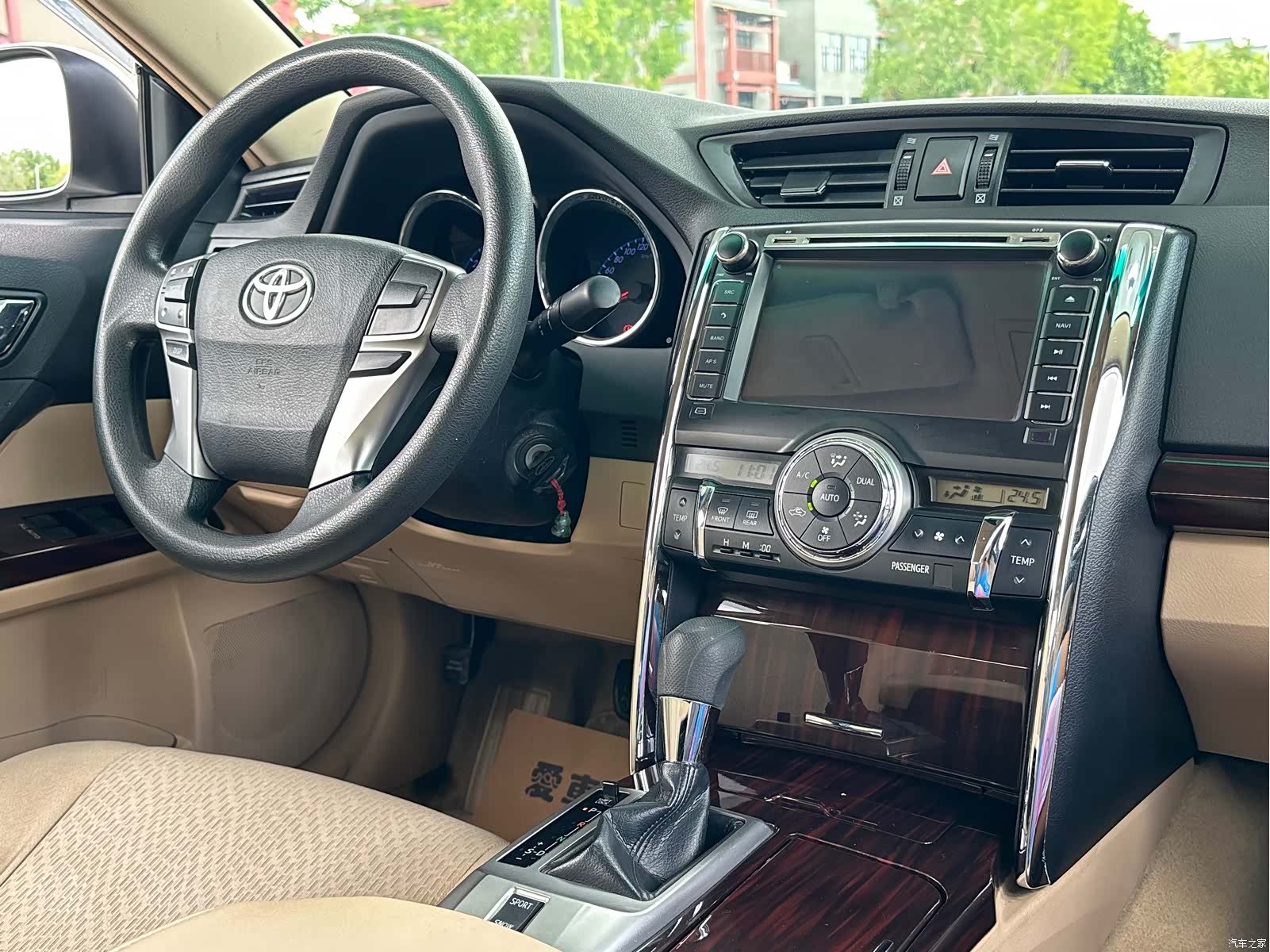 Toyota 2.5S, 2012 24