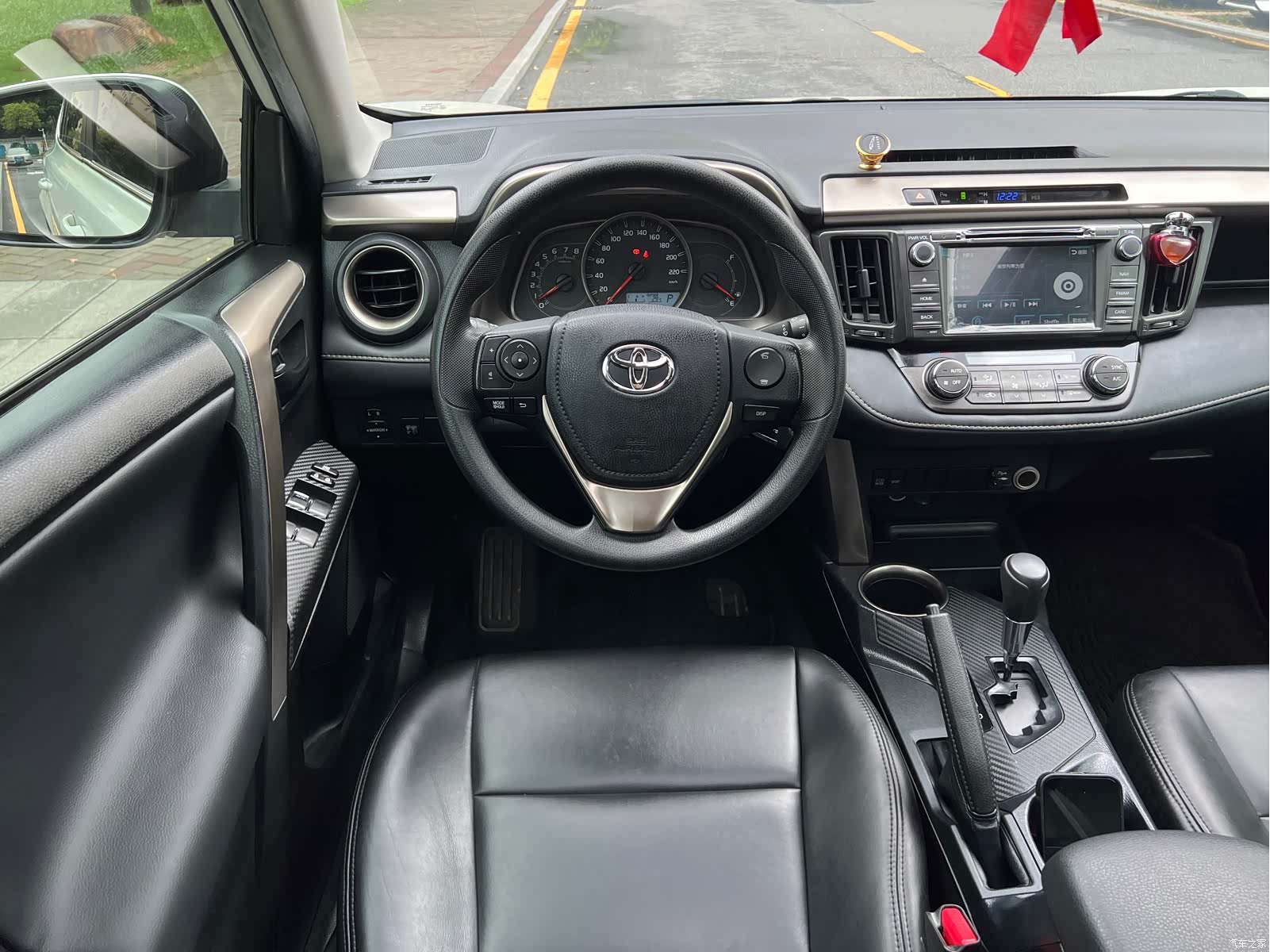 Toyota RAV4, 2016 8