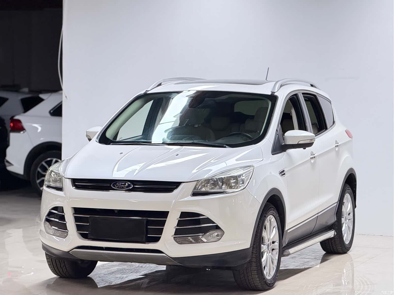 Ford Kuga, 2013 1