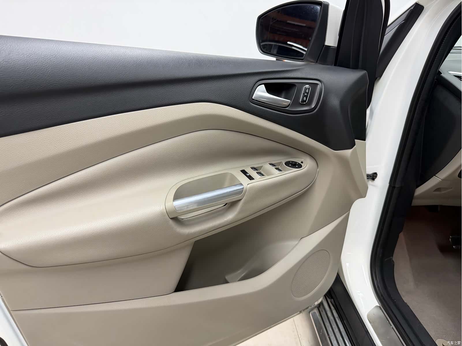 Ford Kuga, 2013 11