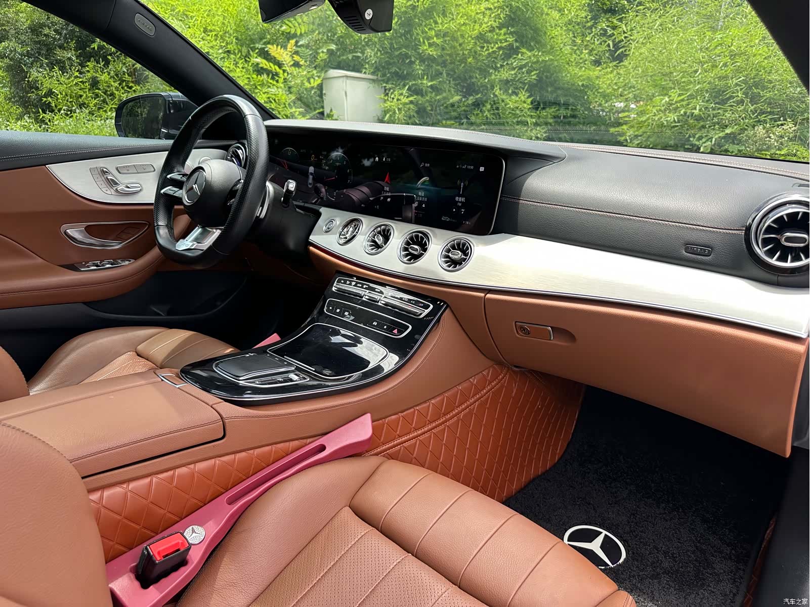 Mercedes-Benz E-Class, 2023 14