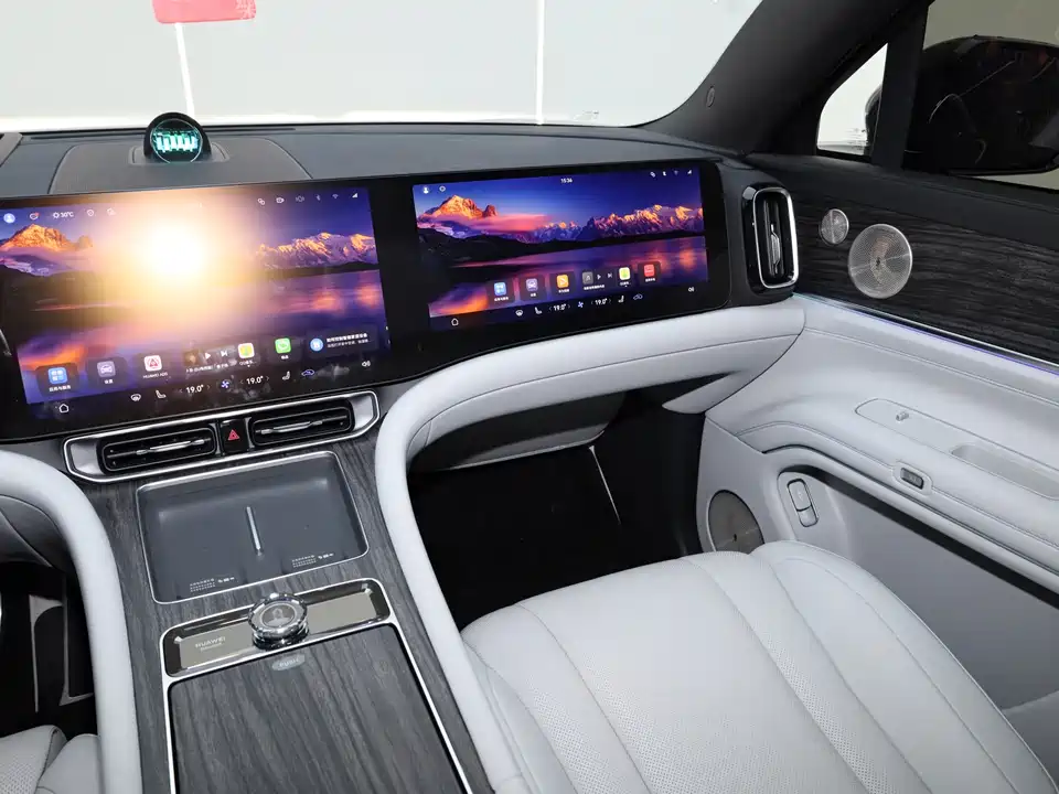 AITO Ask the world M9