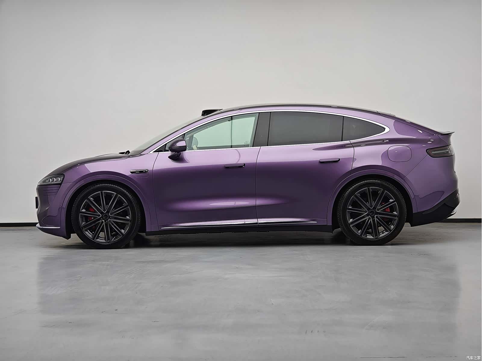 Luxeed R7, 2025 7
