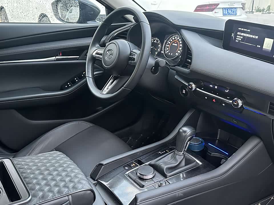 Mazda 3 Angkesaila