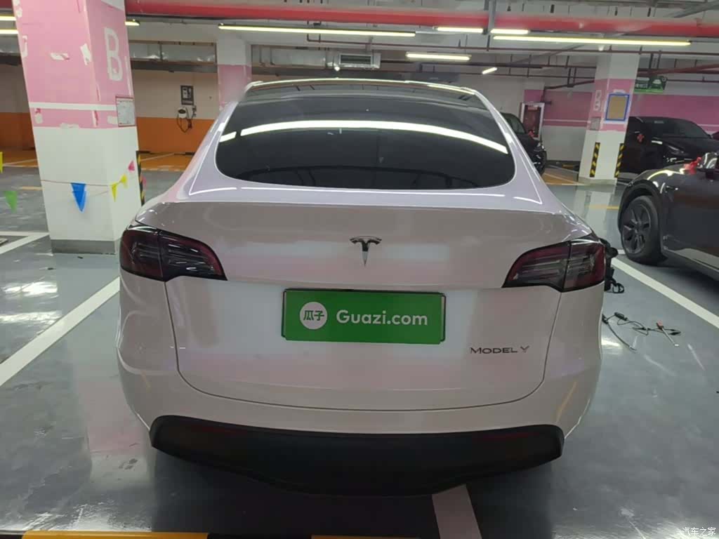 Tesla Model Y, 2023 6