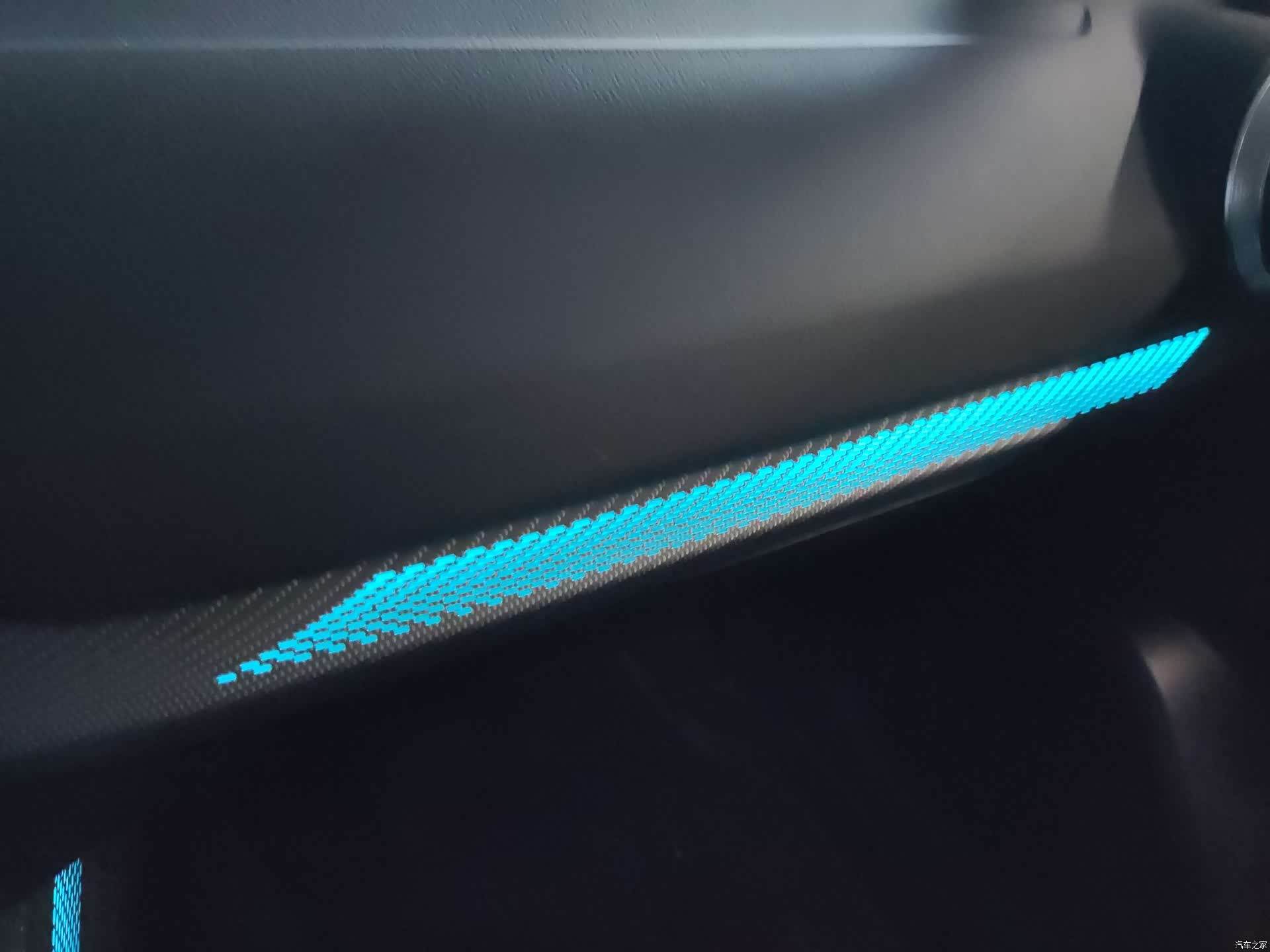 Audi Q2L, 2022 3