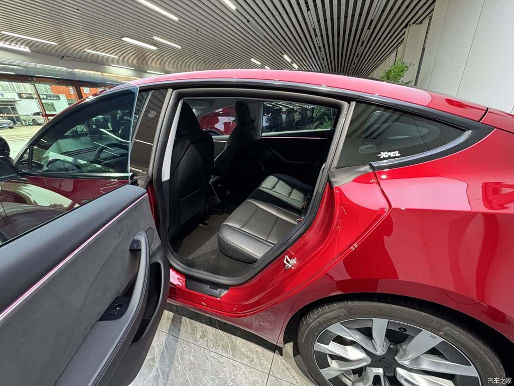 Tesla Model 3, 2024 17