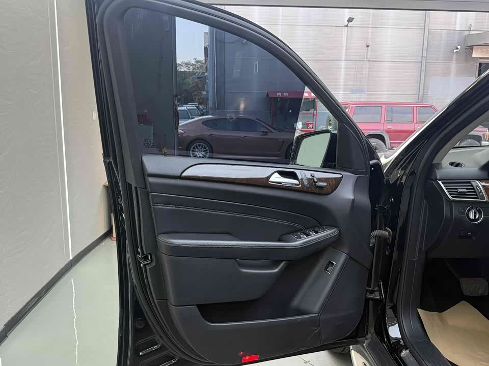 Mercedes-Benz M class