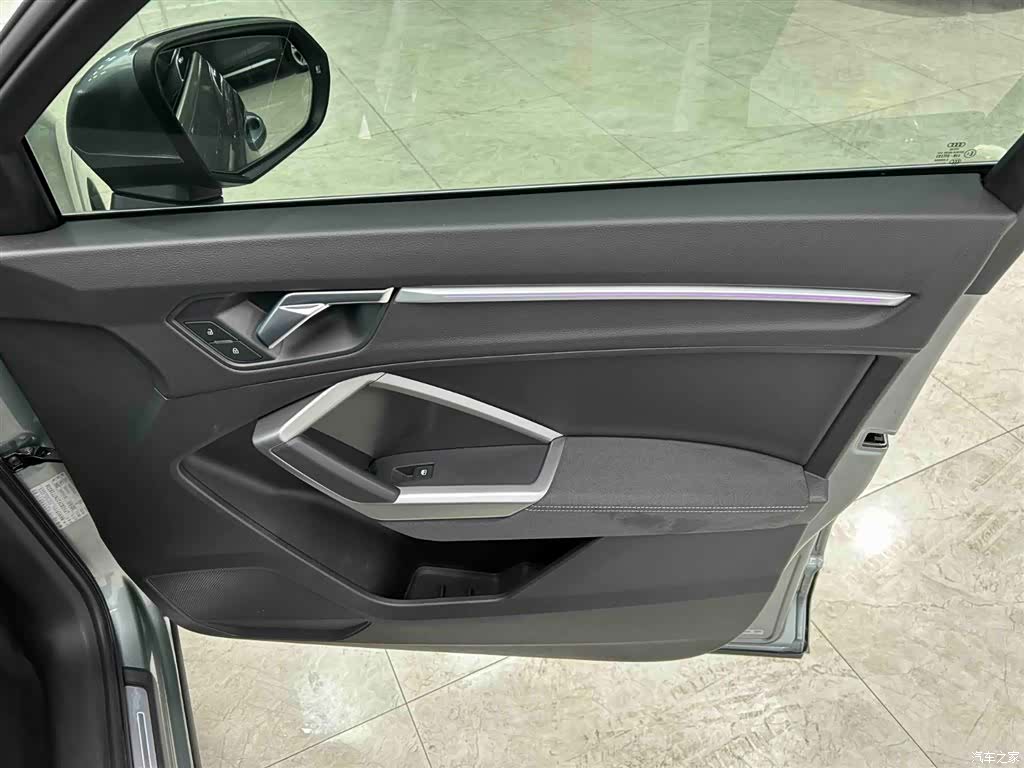 Audi Q3, 2022 12