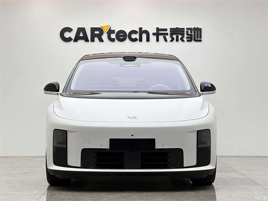 Li Auto i8, 2025 7