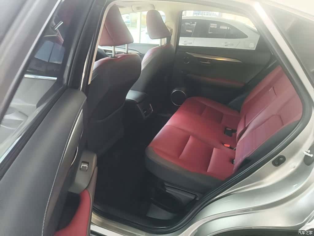 Lexus NX, 2018 17