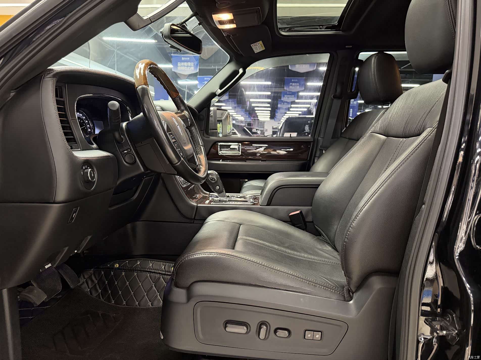 Lincoln Navigator, 2017 11