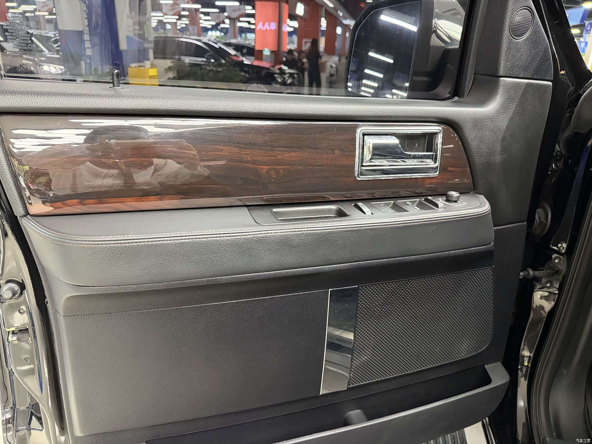 Lincoln Navigator, 2017 9