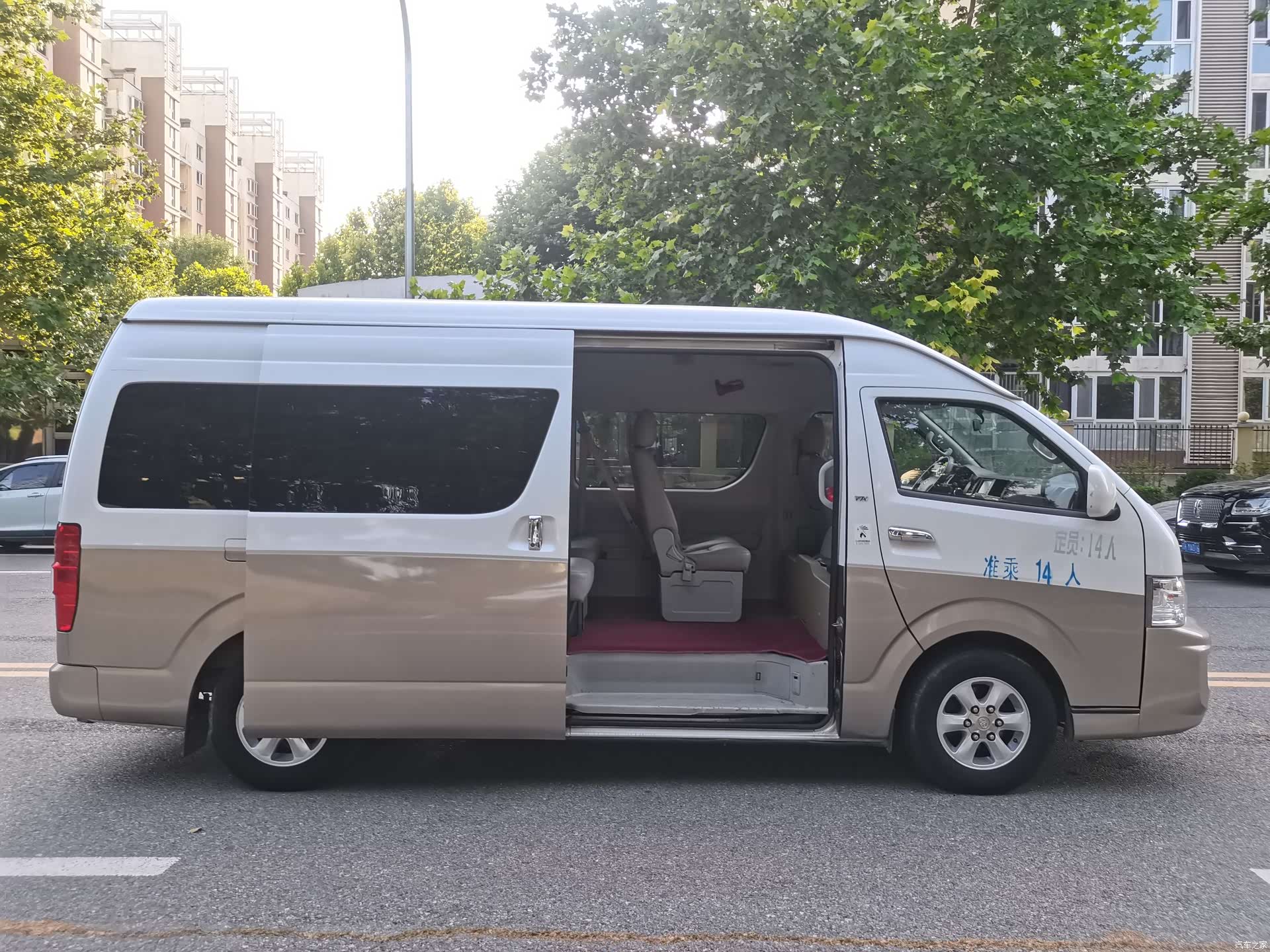 Toyota HiAce, 2017 9
