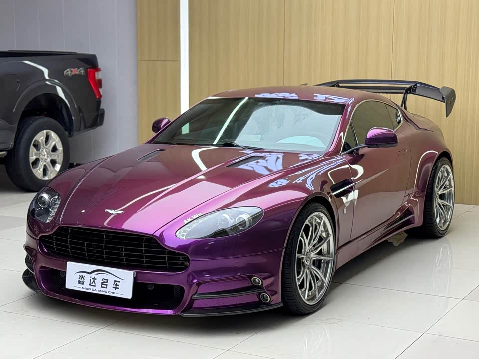 Aston Martin V8 Vantage Aston Martin V8 Vantage