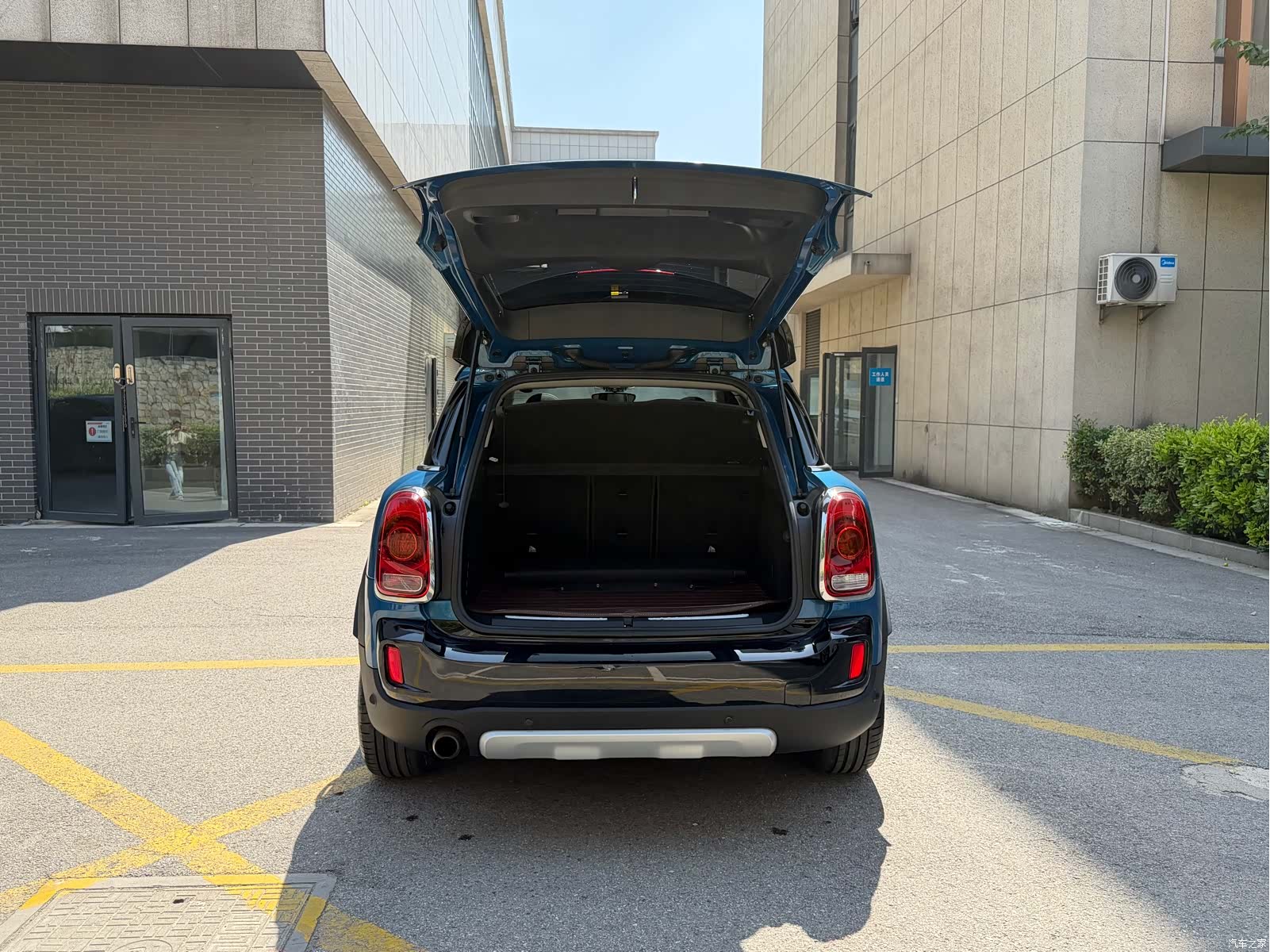 Mini Countryman, 2019 18