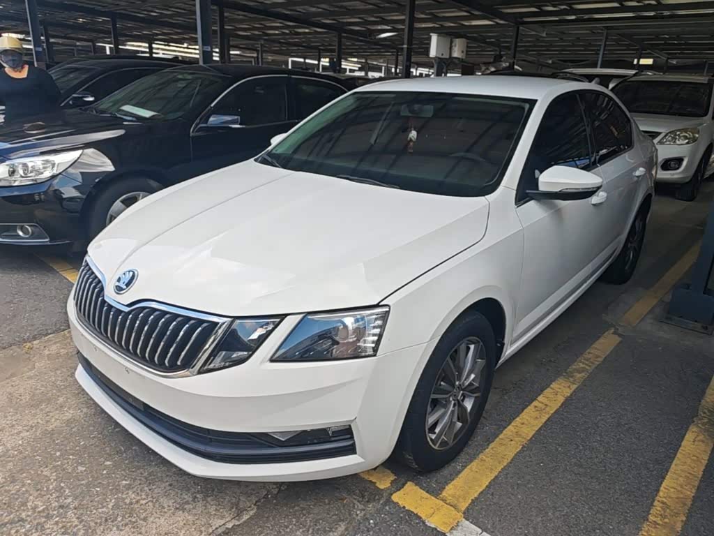 Skoda Octavia 2022 1.5L AT