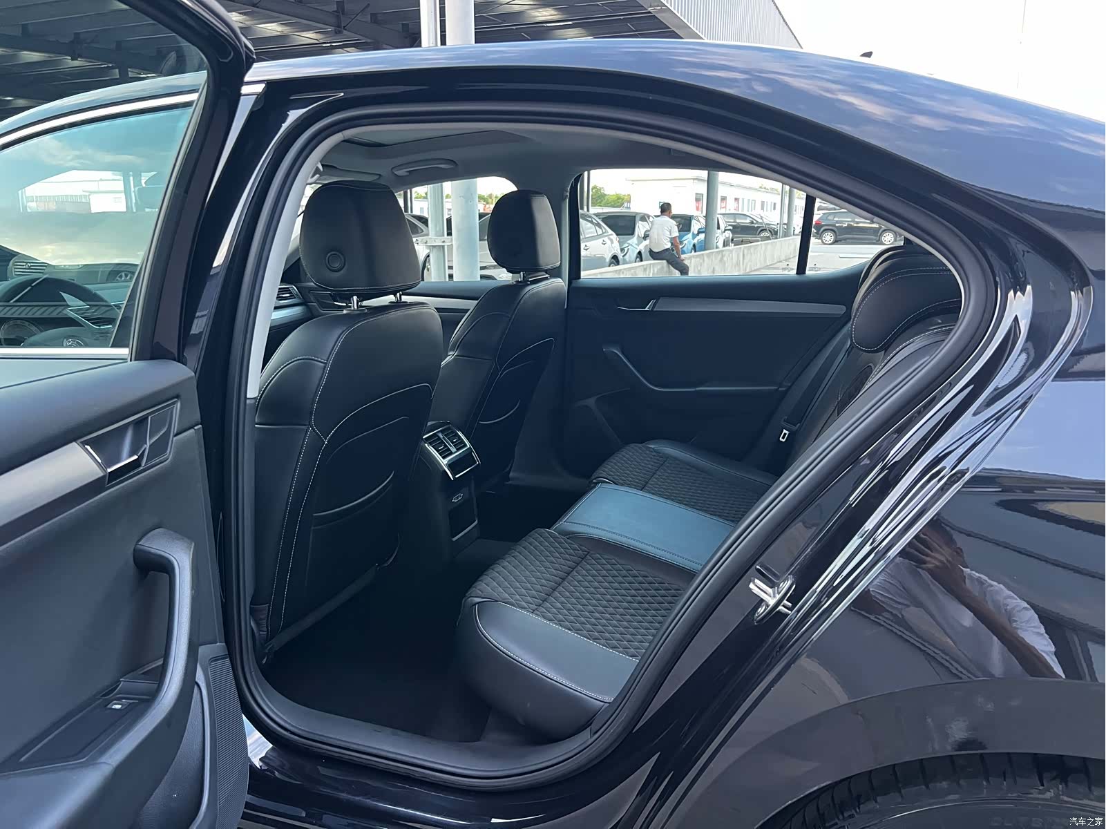 Skoda Superb, 2018 9