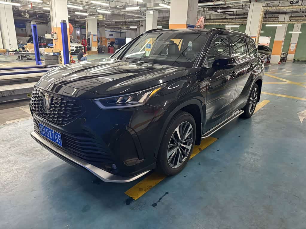 Toyota Crown Kluger
