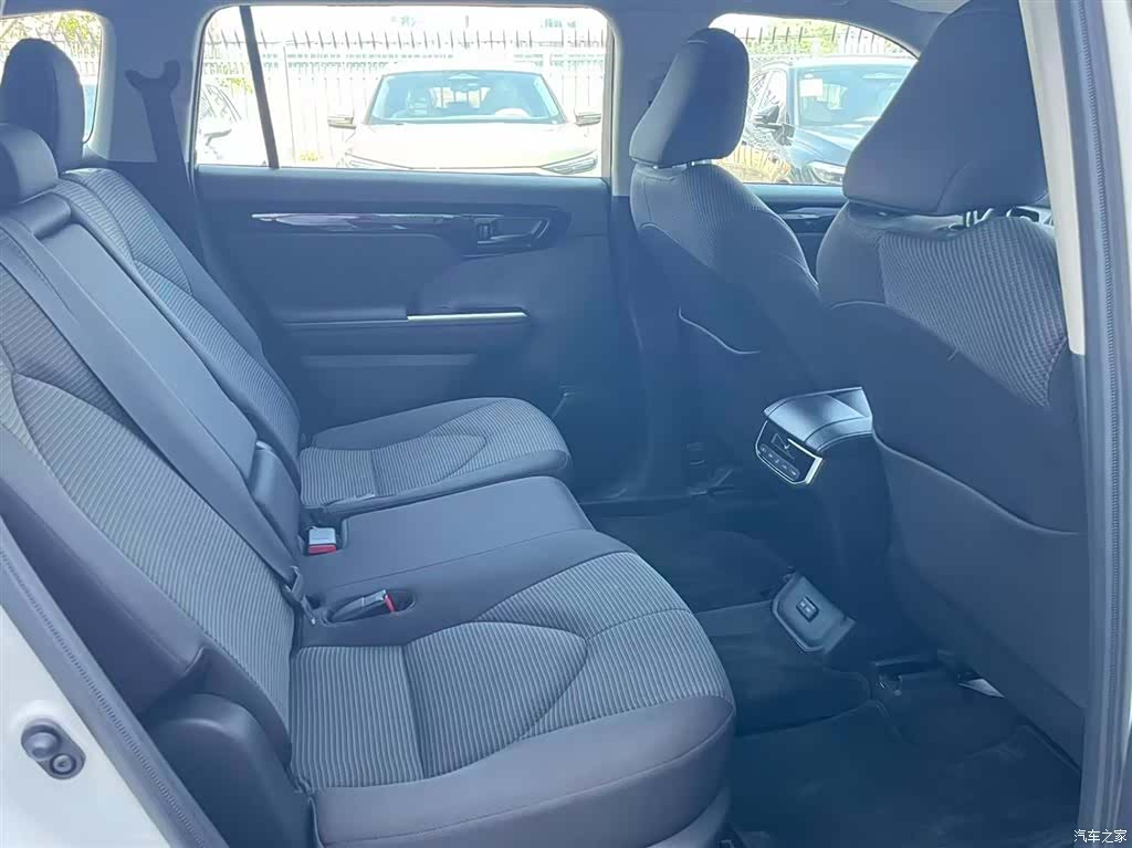 Toyota Highlander, 2025 18