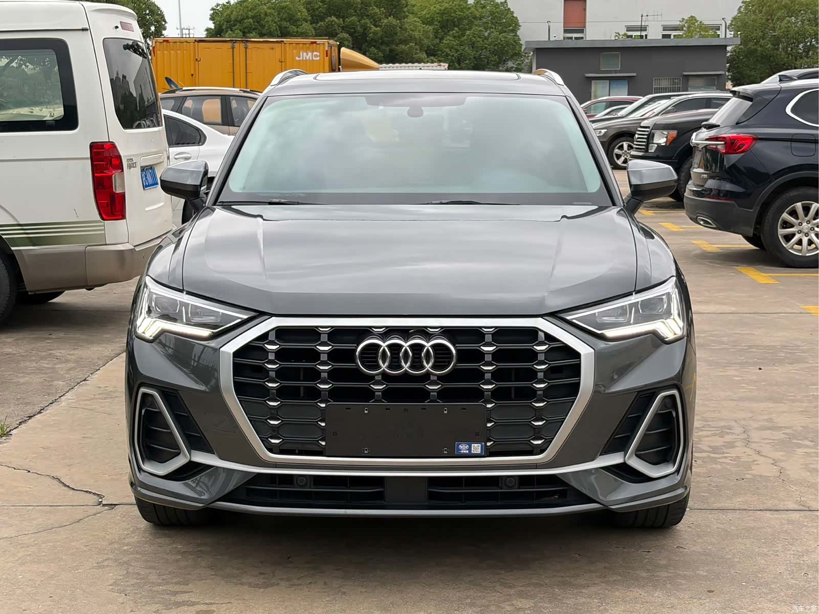 Audi Q3, 2023 1