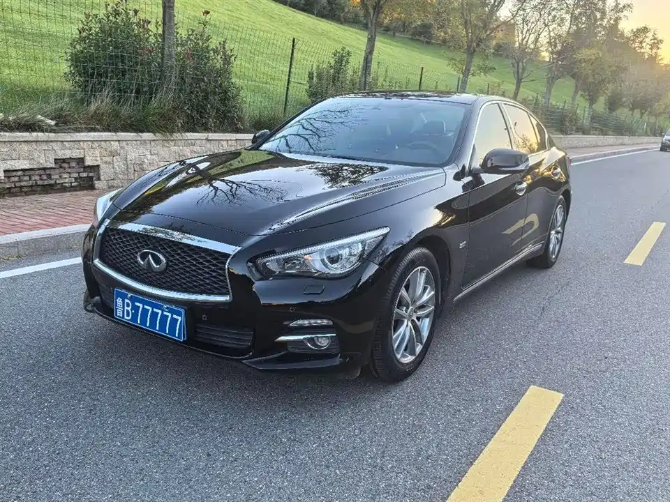 Infiniti Q50L