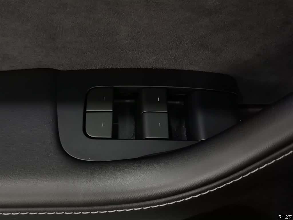 Tesla Model Y, 2023 9