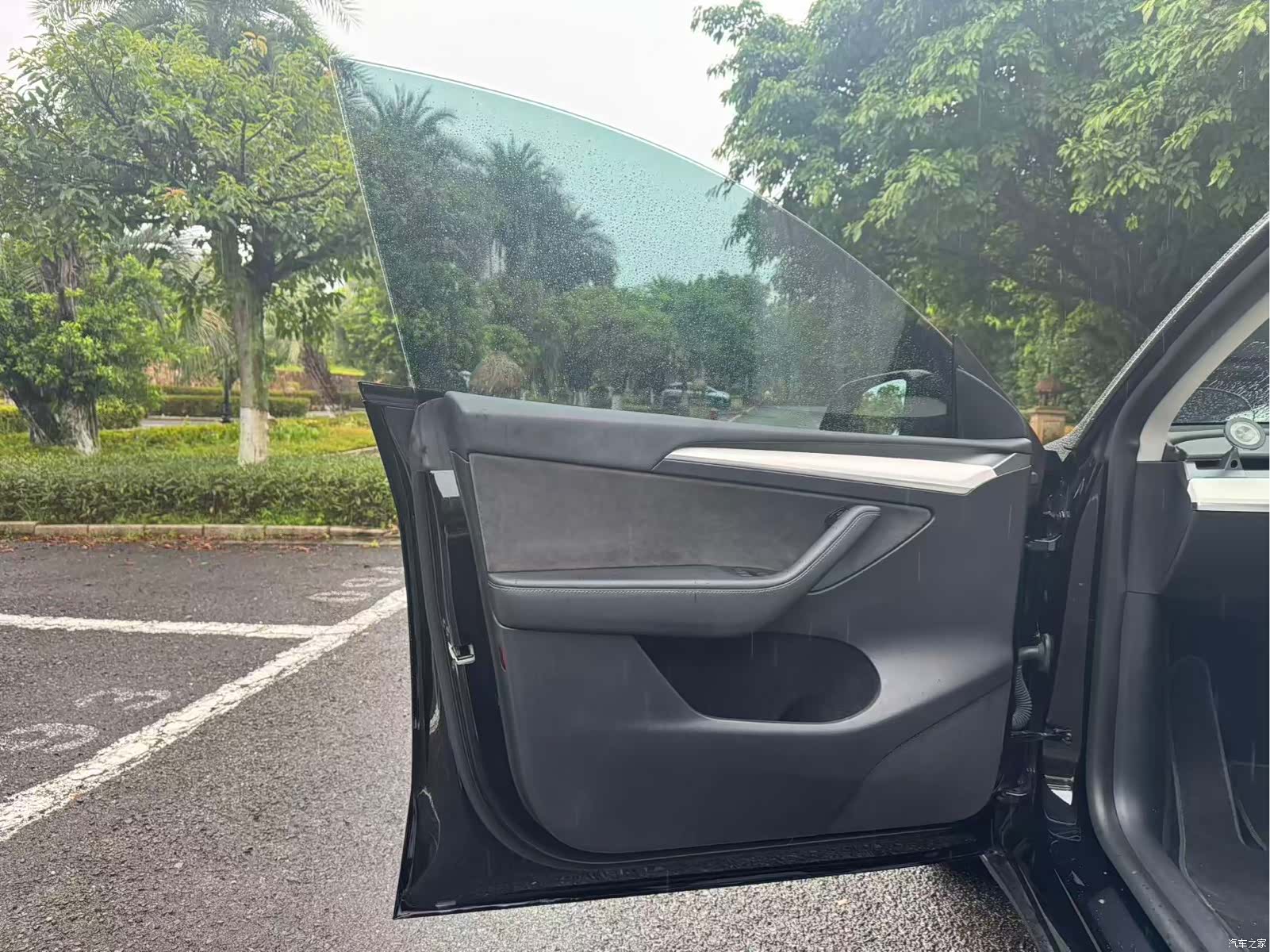 Tesla Model Y, 2021 10