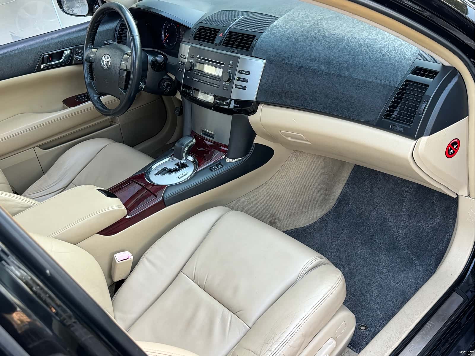 Toyota 2.5S, 2010 10
