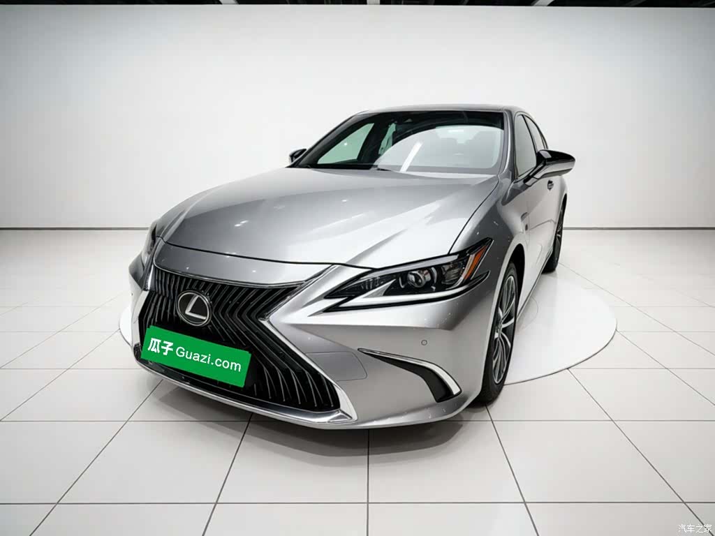 Lexus ES, 2019 24