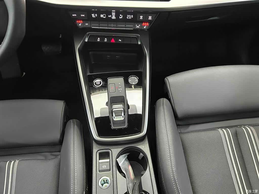 Audi A3, 2023 все фото