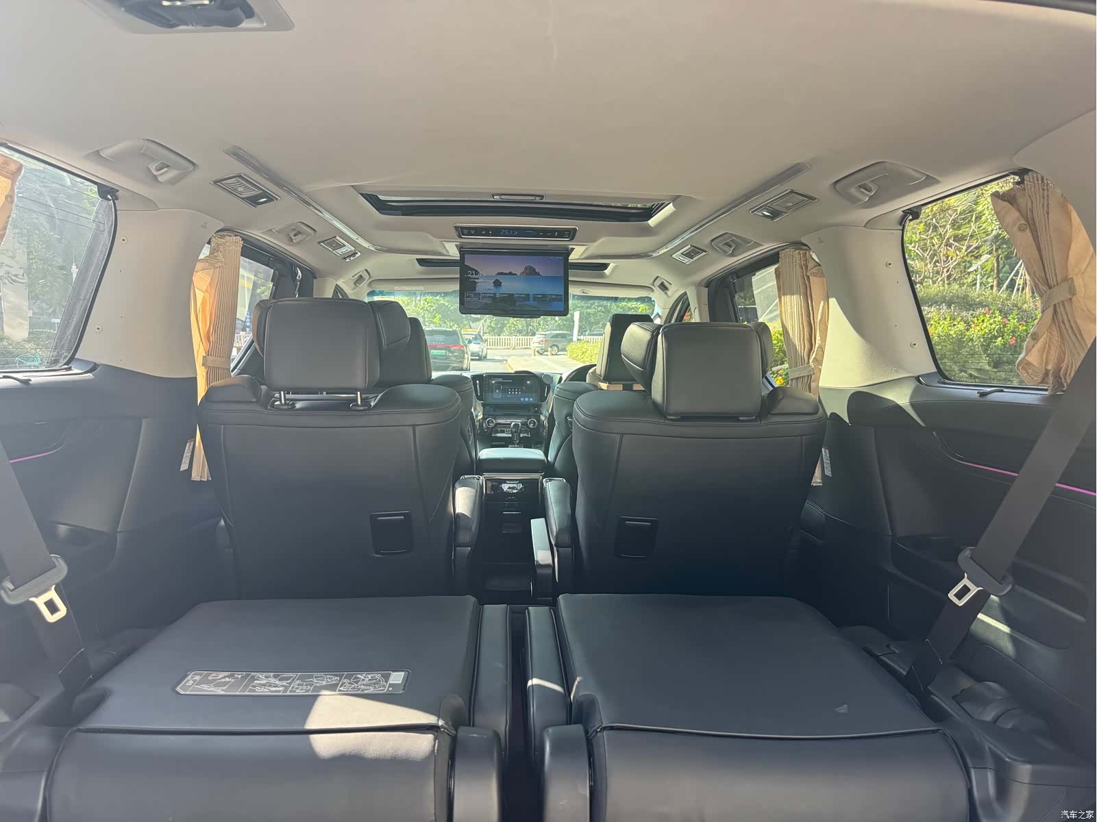 Toyota Vellfire, 2018 9