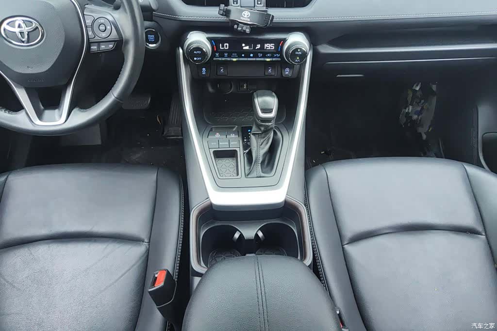 Toyota RAV4, 2022 16