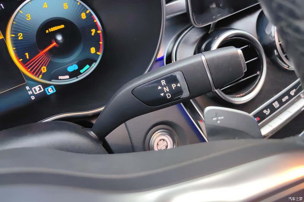 Mercedes-Benz C-Class, 2020 16